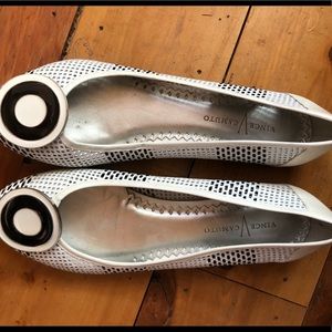 Vince Camuto Flats